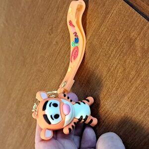 Disney tigger keychain